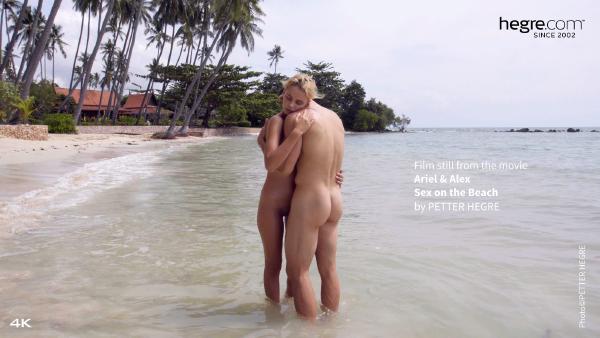 Screenshot #1 dal film Ariel e Alex fanno sesso in spiaggia