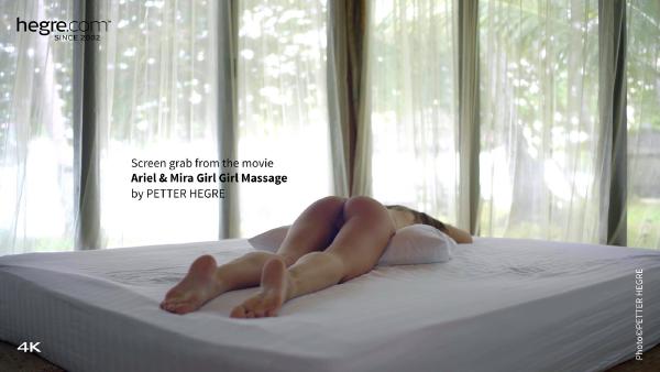Screenshot #1 dal film Ariel e Mira Girl Girl Massaggio