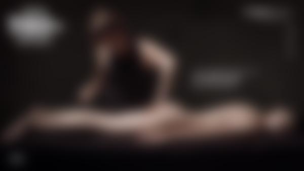 Screenshot #10 aus dem Film Ariels Erotische Schlammmassage