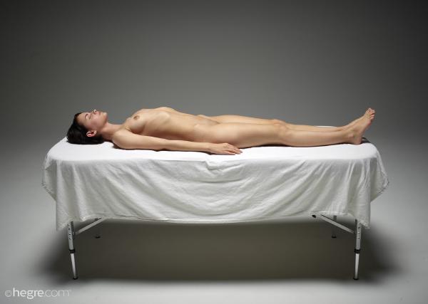 Image n° 1 de la galerie Ariel attend le masseur