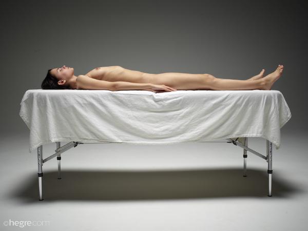 Afbeelding #4 uit de galerij Ariel wacht op de masseur